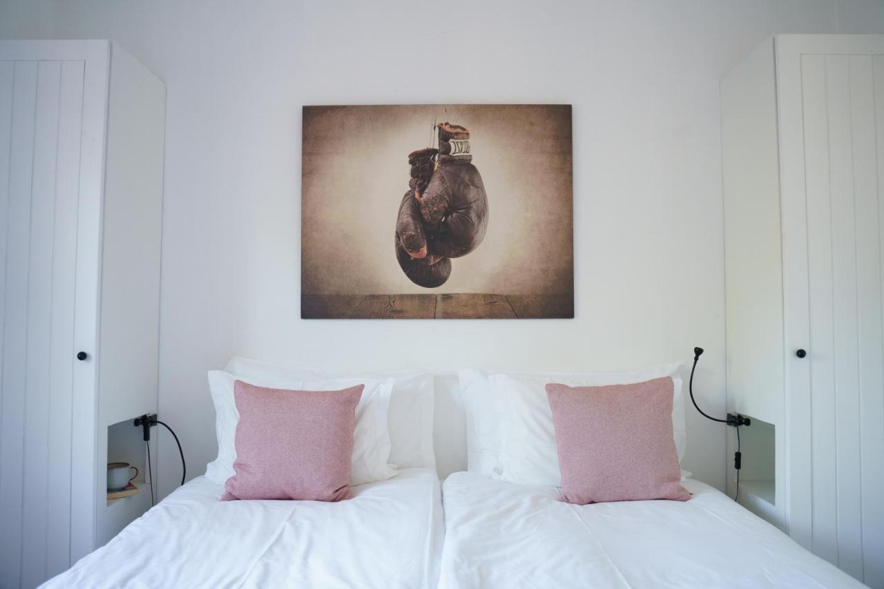 Azen Cool House Bed and Breakfast Azenhas do Mar Exteriör bild